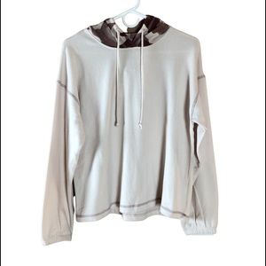 Como Blu NWT Lightweight Super Soft Solid with Camo Print Hood Hooded Pullover